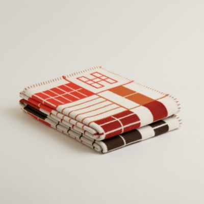 ホームテキスタイル：プレード、クッション、カシミヤ | Hermès